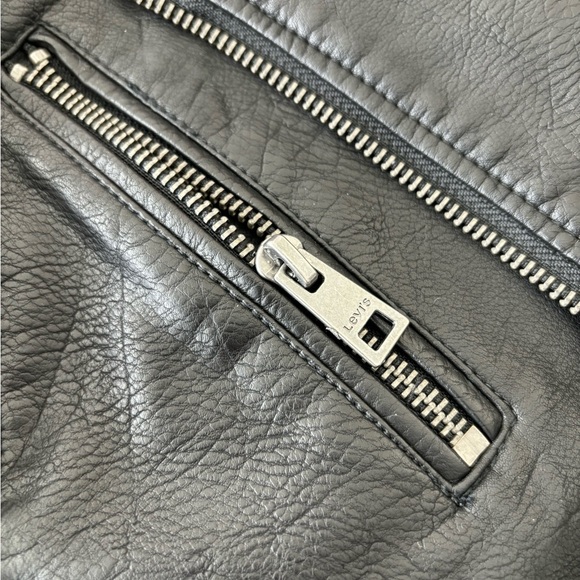 Levi's Women's The Classic Faux Leather Moto Jacket - Picture 10 of 11